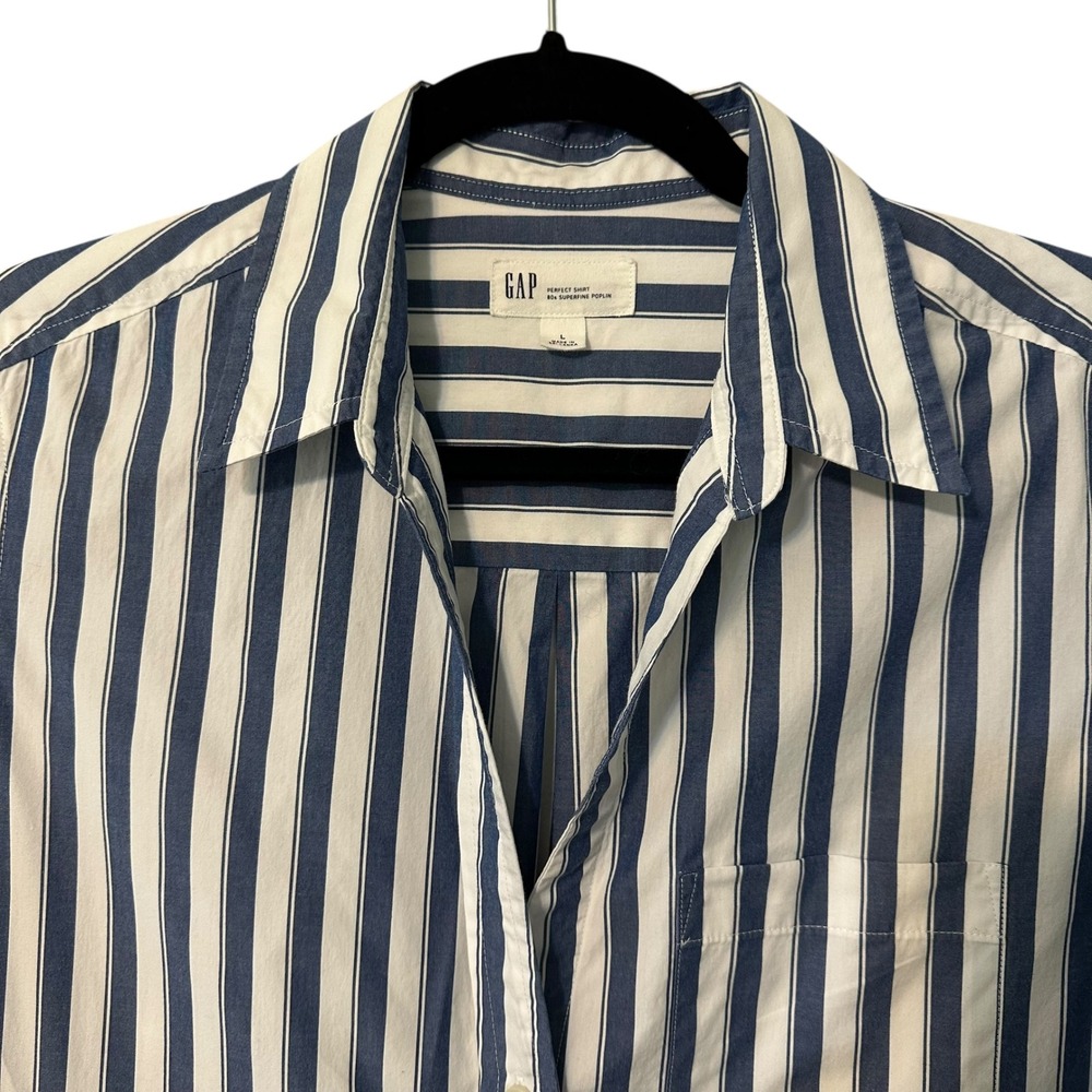 GAP Women's Blue White Stripe Perfect Shirt Superfine Poplin Button Down Top‎ L - Picture 3 of 9